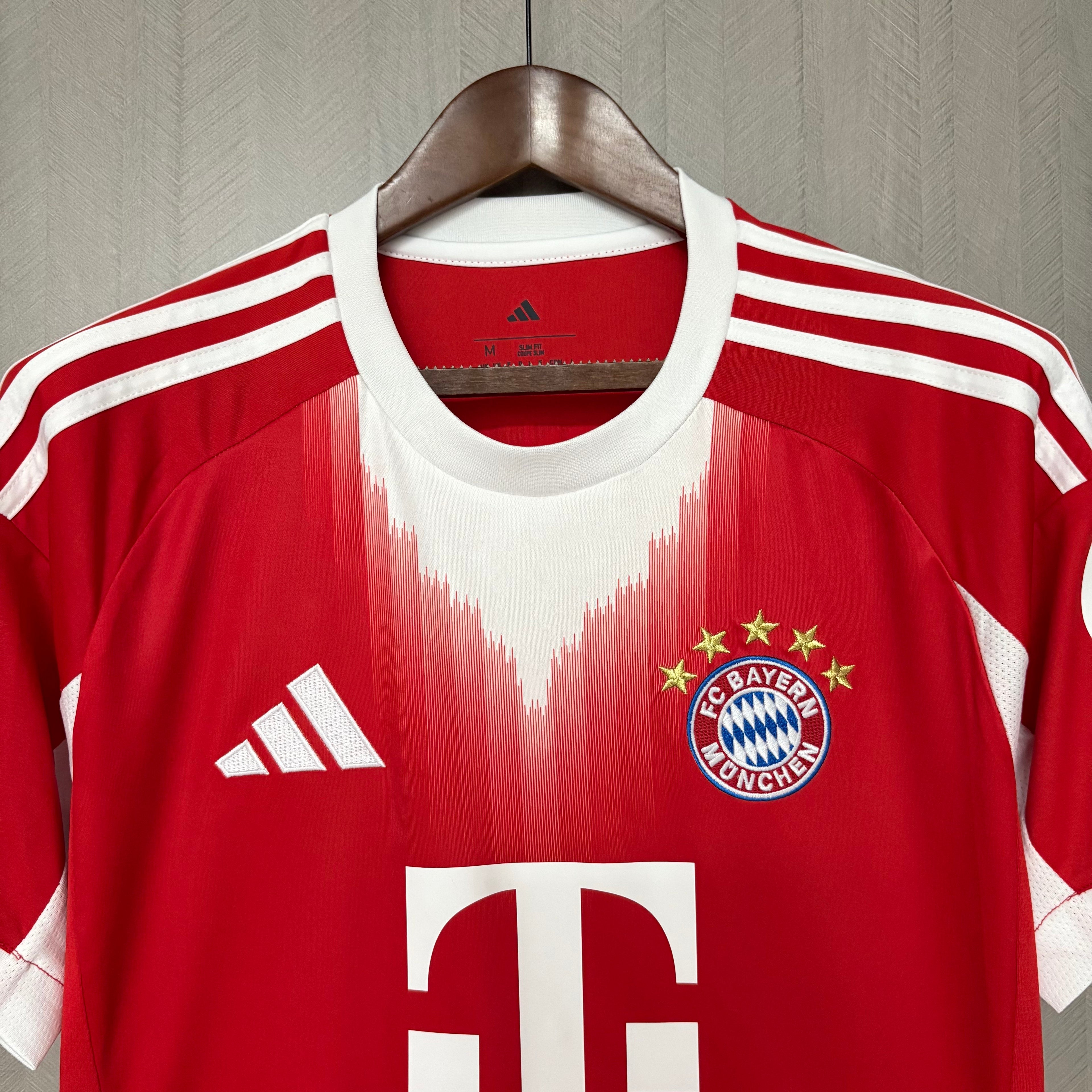 Bayern de Múnich - Local - Versión Aficionado - Temporada 2025/26