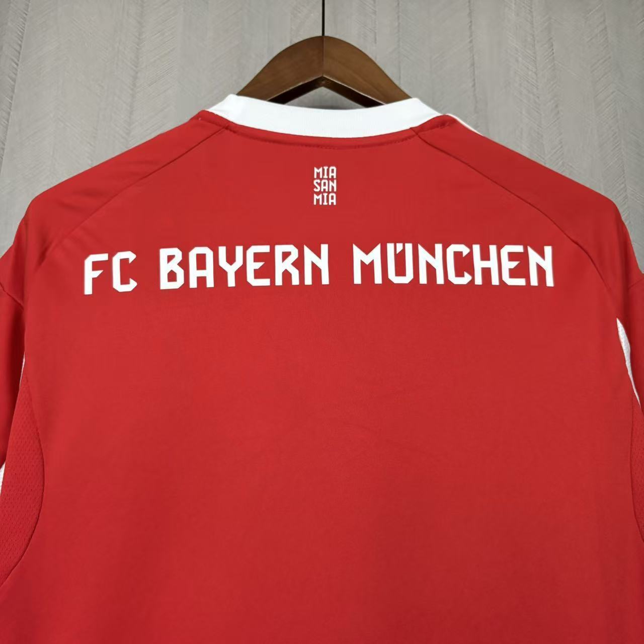 Bayern de Múnich - Local - Versión Aficionado - Temporada 2025/26