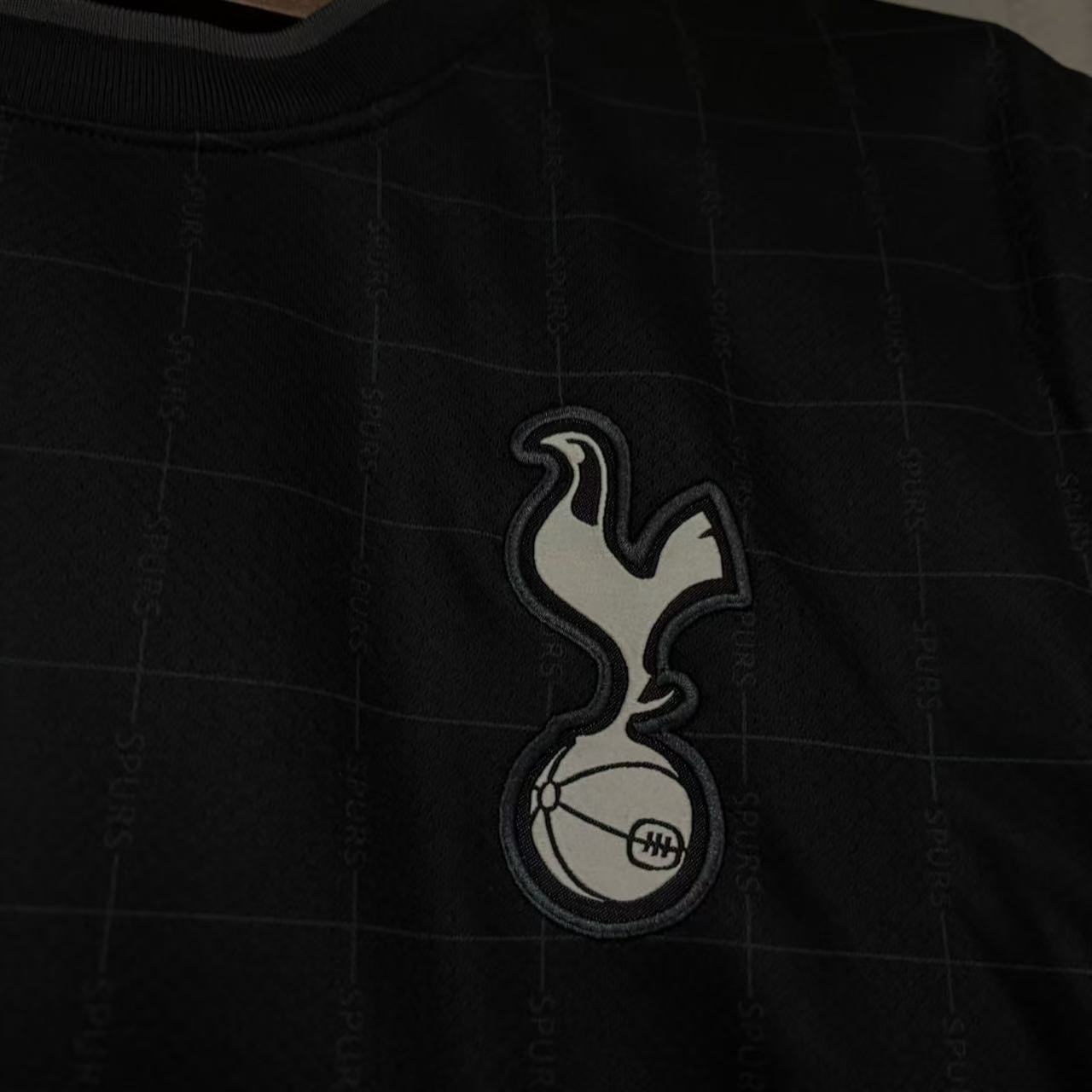 Tottenham - Visitante- Versión Aficionado - Temporada 2025/26