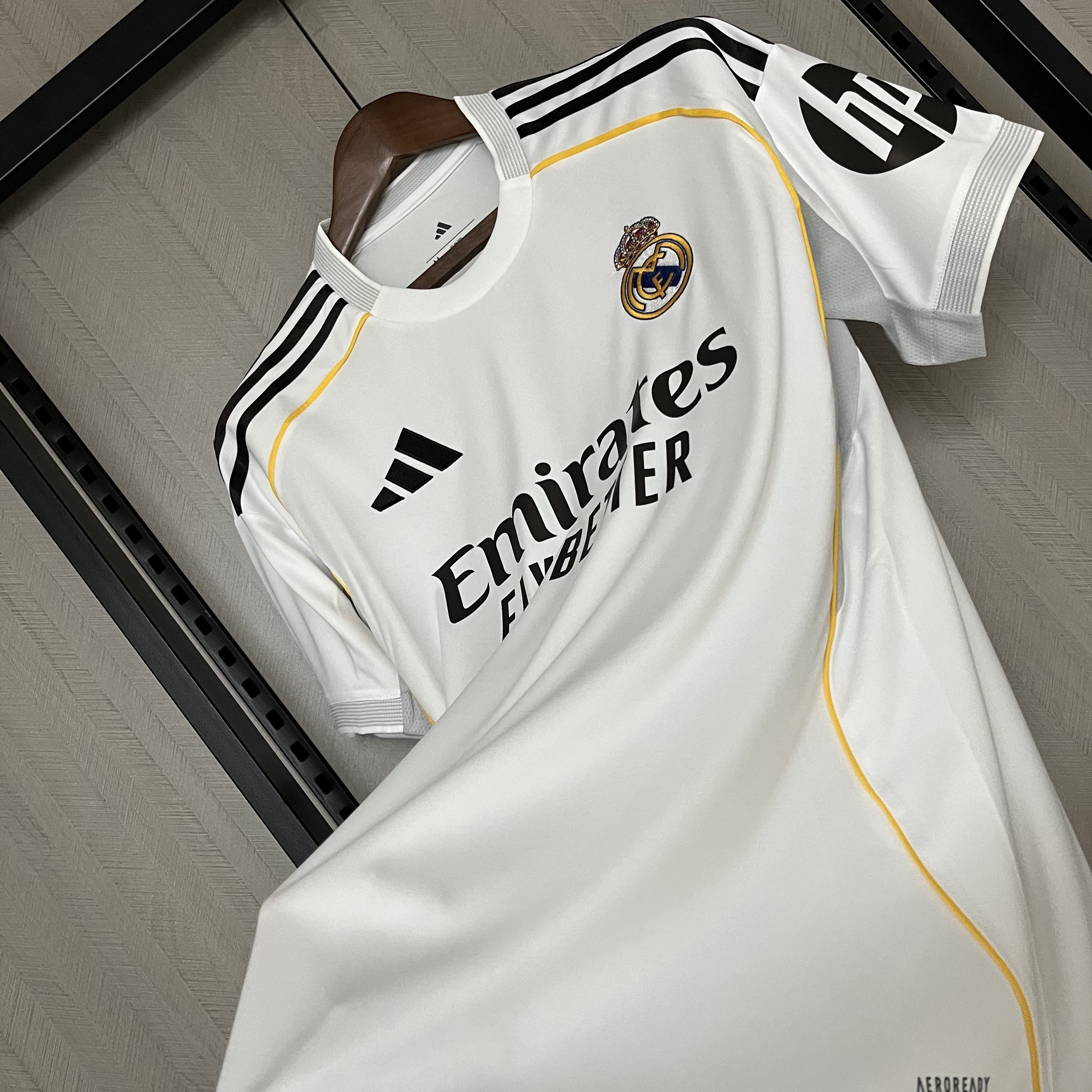 Real Madrid - Local - Versión Aficionado -  Temporada 2025/26