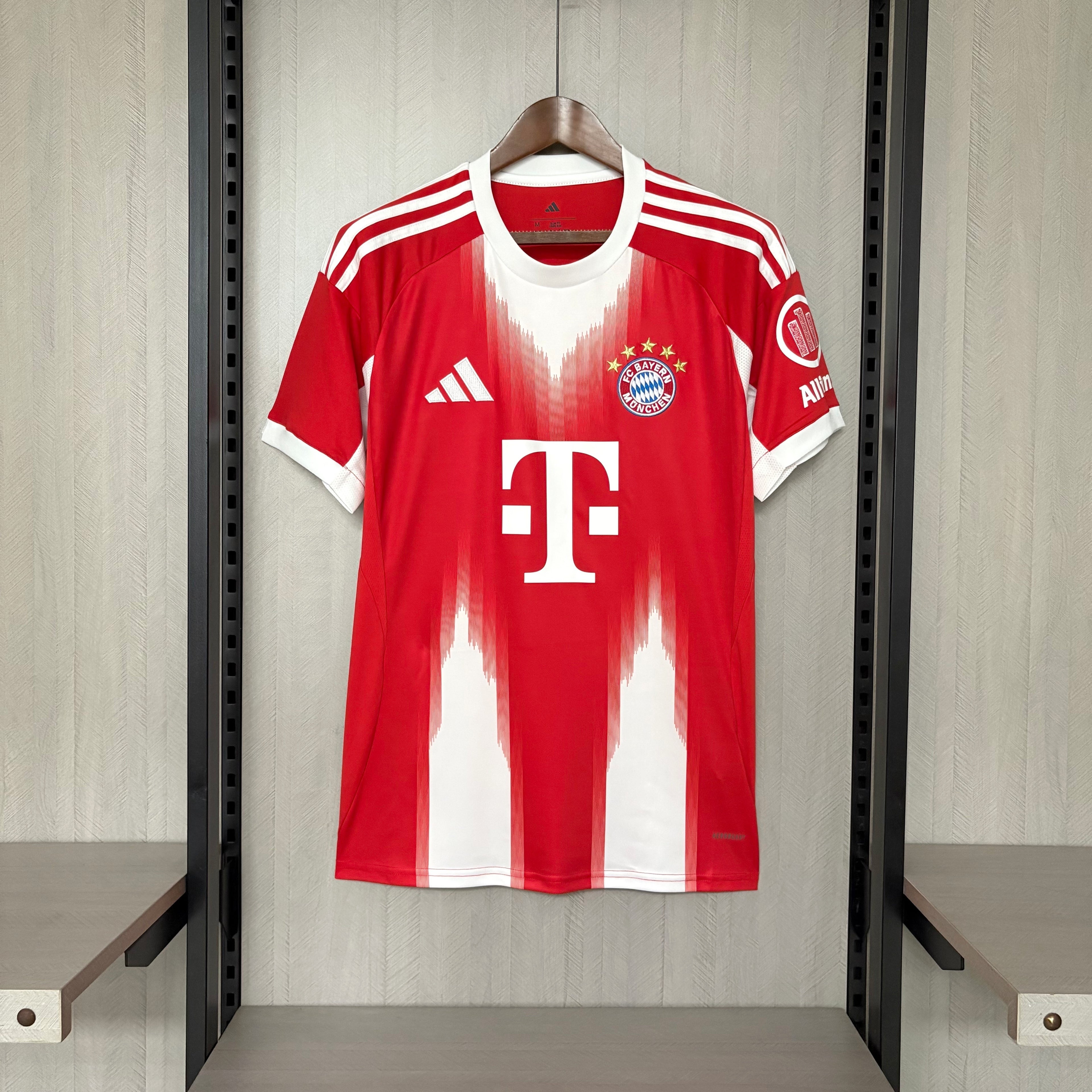 Bayern de Múnich - Local - Versión Aficionado - Temporada 2025/26