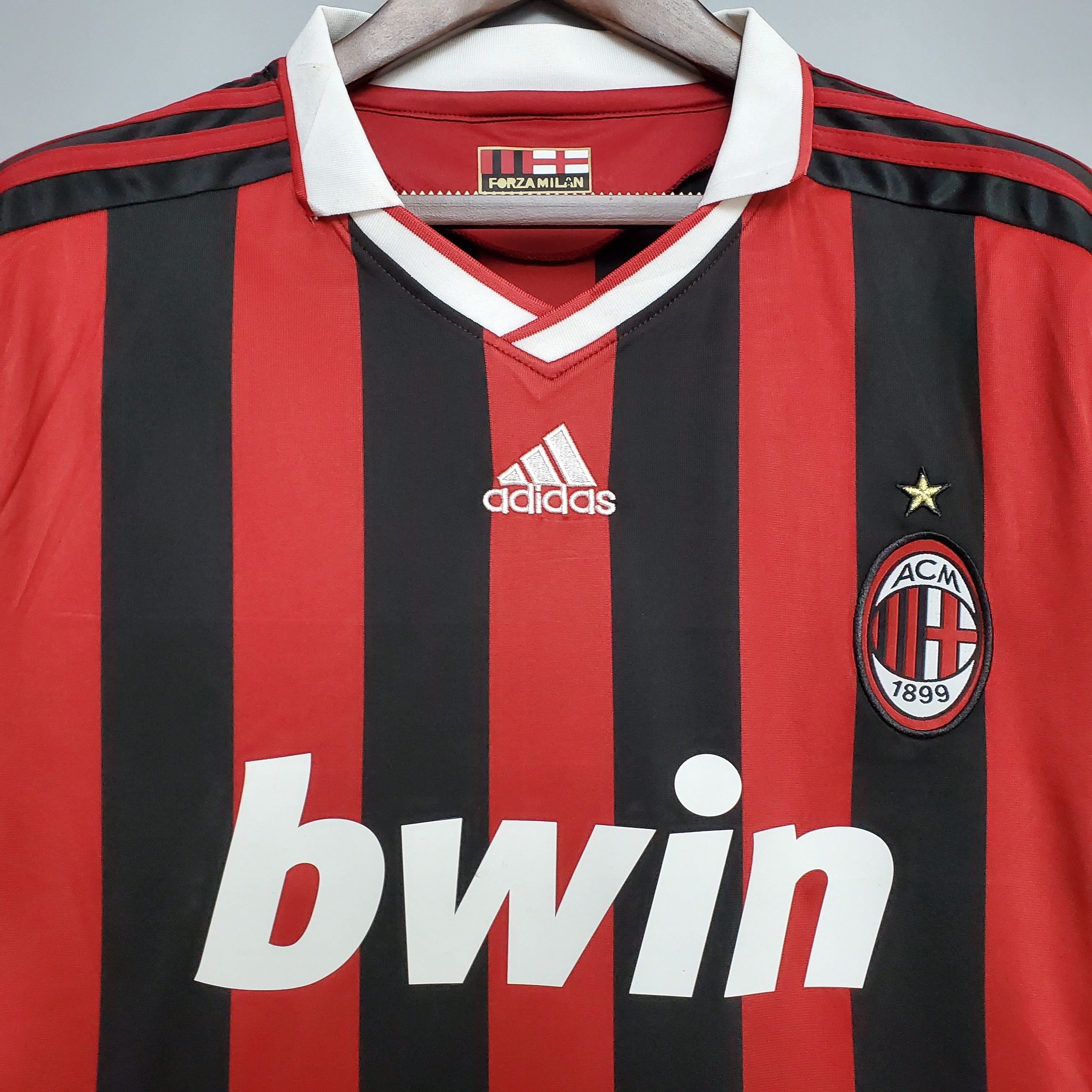 Camiseta Retro — AC Milan 09/10 — Local — Edición Clásica