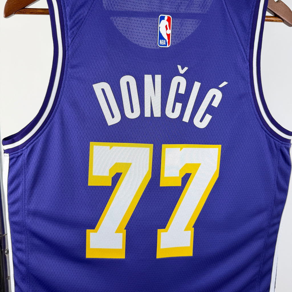 LA Lakers - Camiseta Dončić #77 - Versión Jordan - Temporada 2026