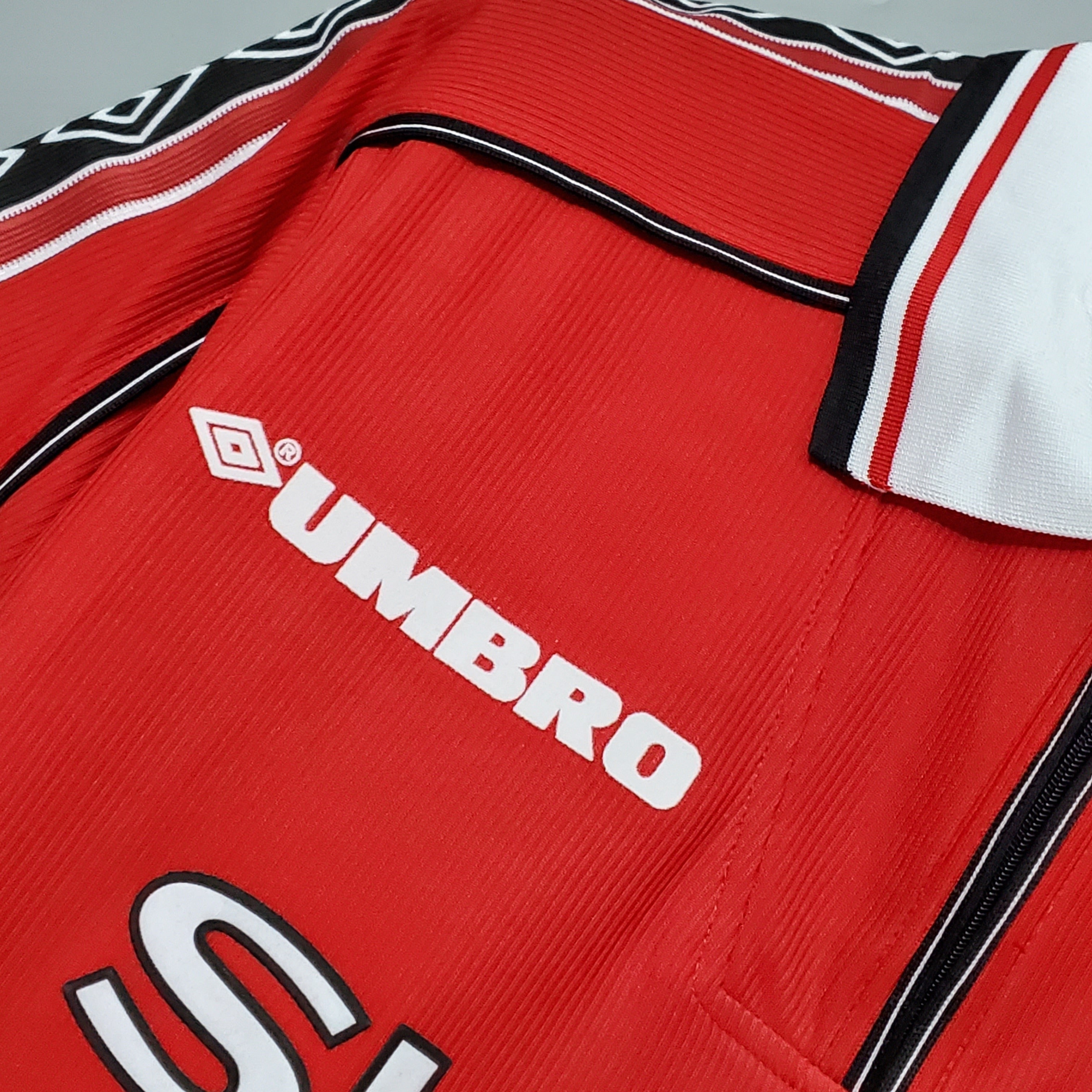 Camiseta Retro — Manchester United 98/99  — Local — Edición Clásica