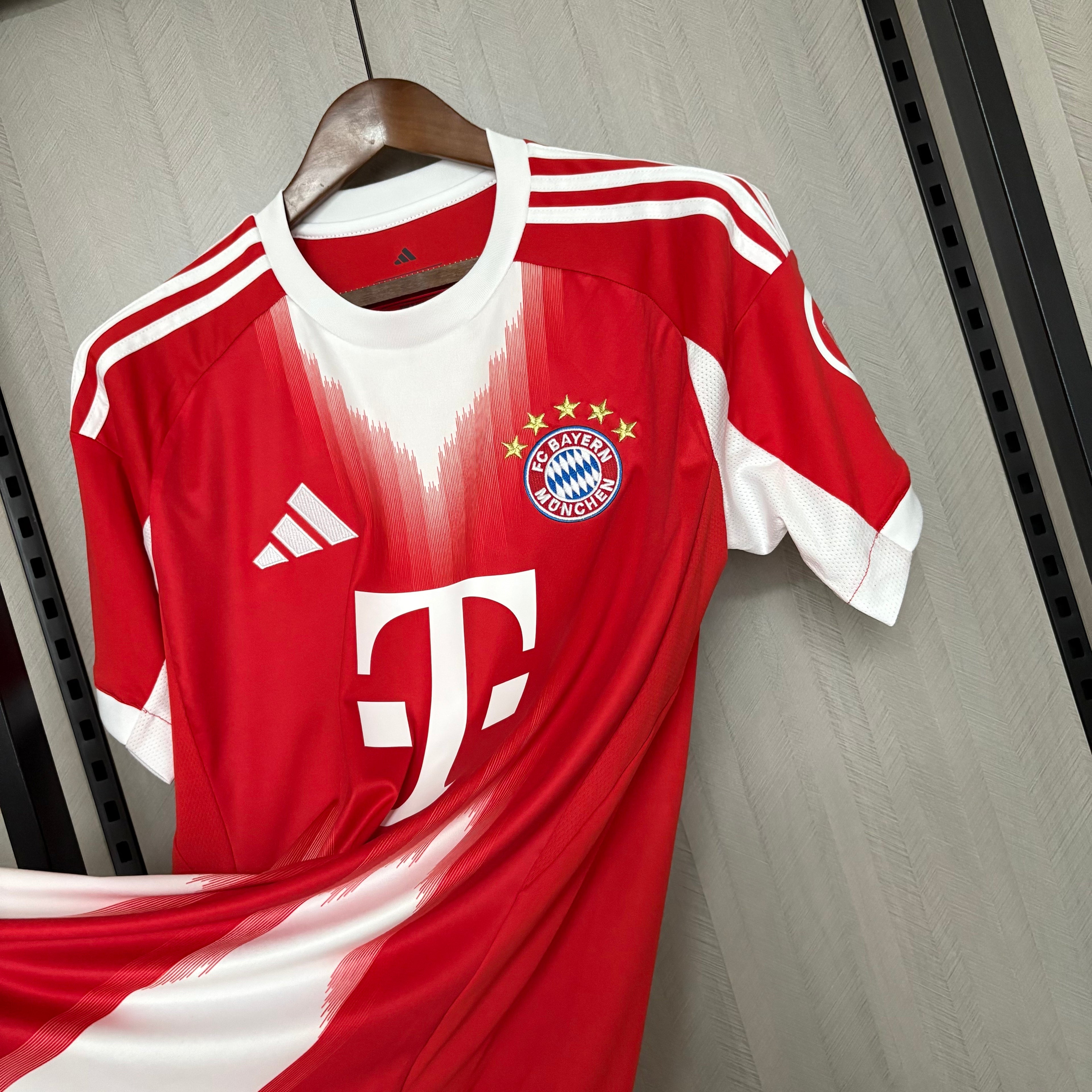 Bayern de Múnich - Local - Versión Aficionado - Temporada 2025/26