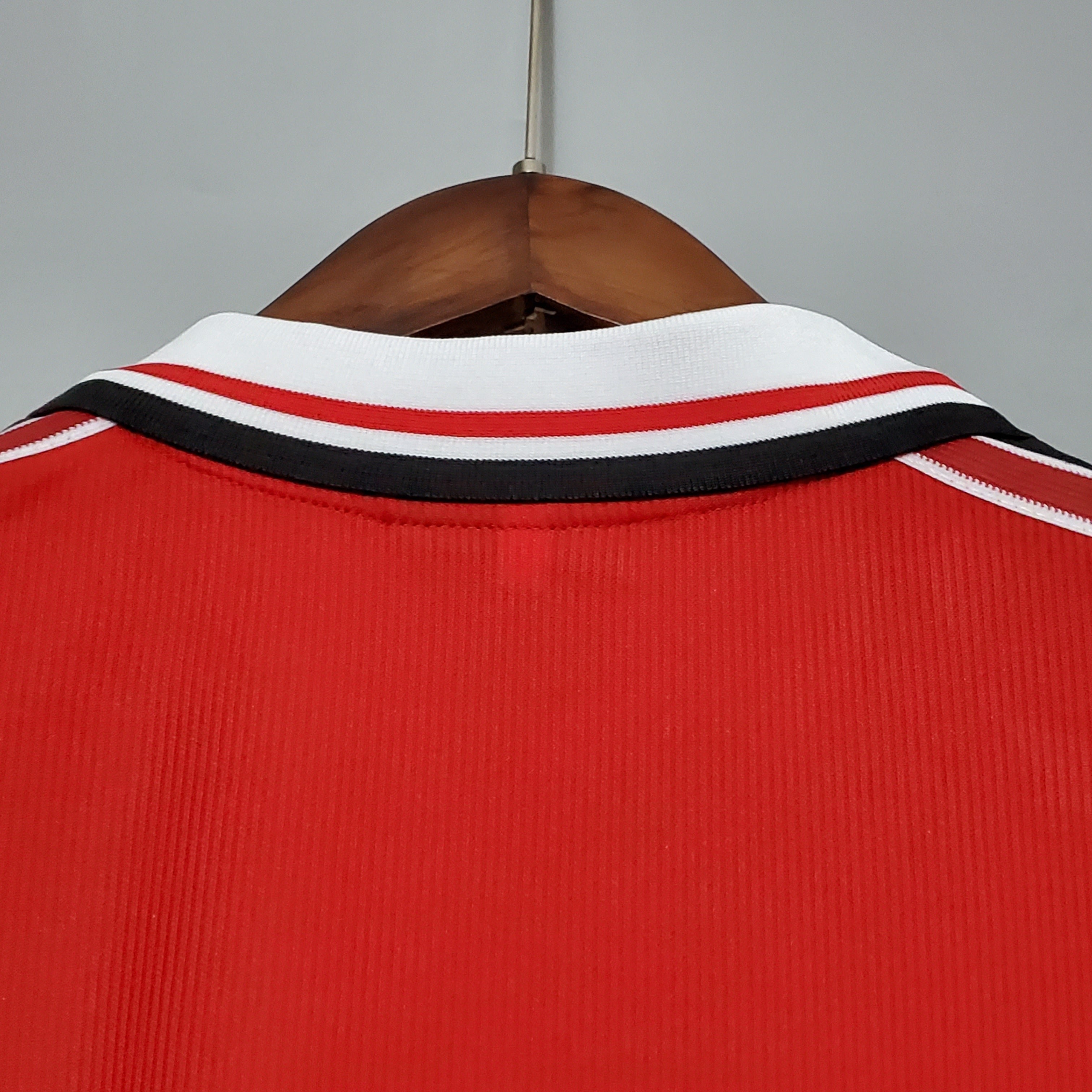 Camiseta Retro — Manchester United 98/99  — Local — Edición Clásica