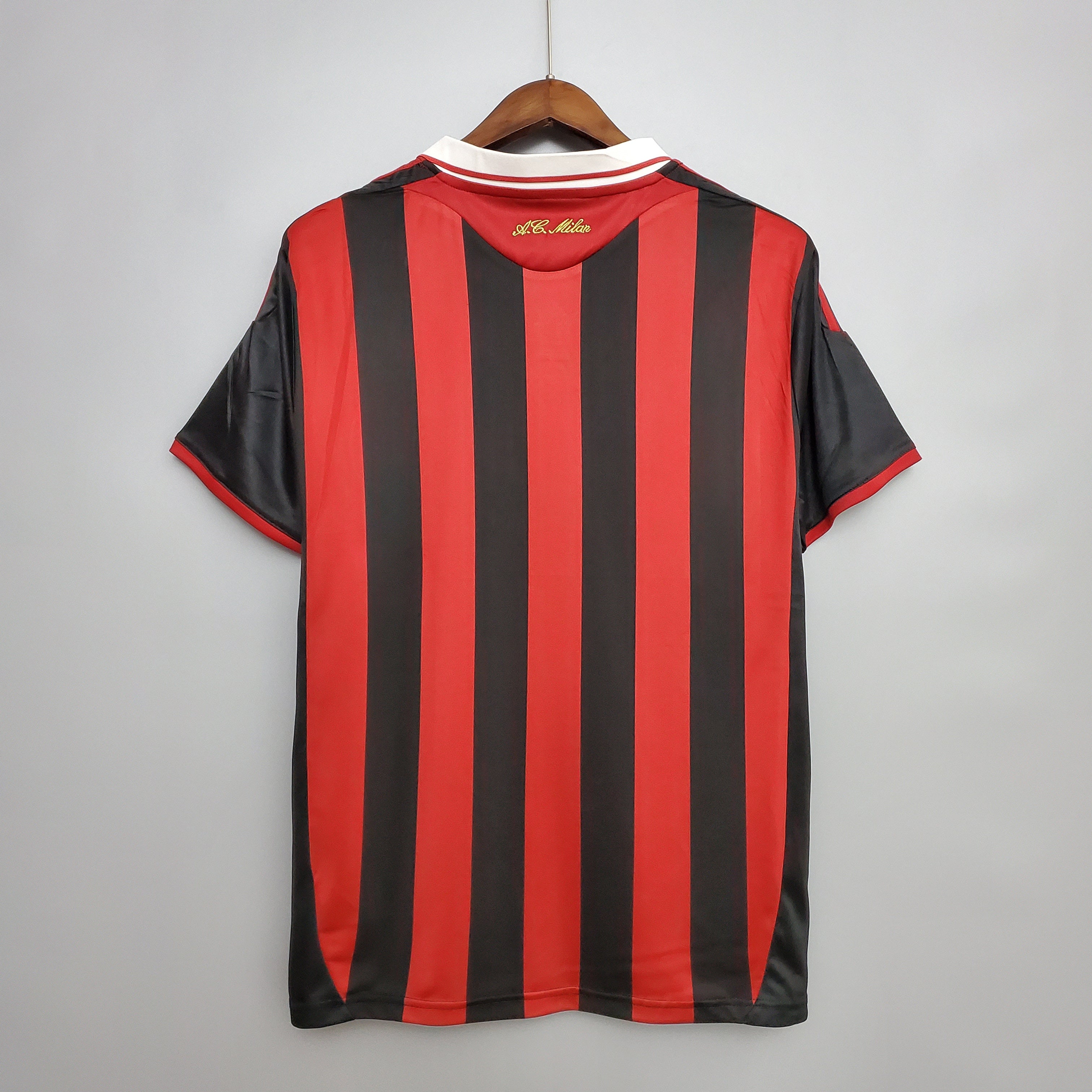 Camiseta Retro — AC Milan 09/10 — Local — Edición Clásica