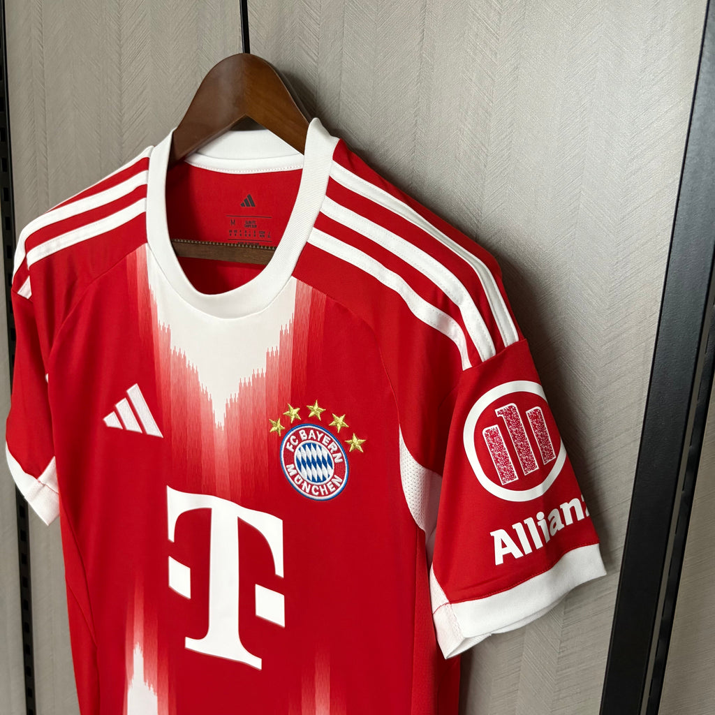 Bayern de Múnich - Local - Versión Aficionado - Temporada 2025/26