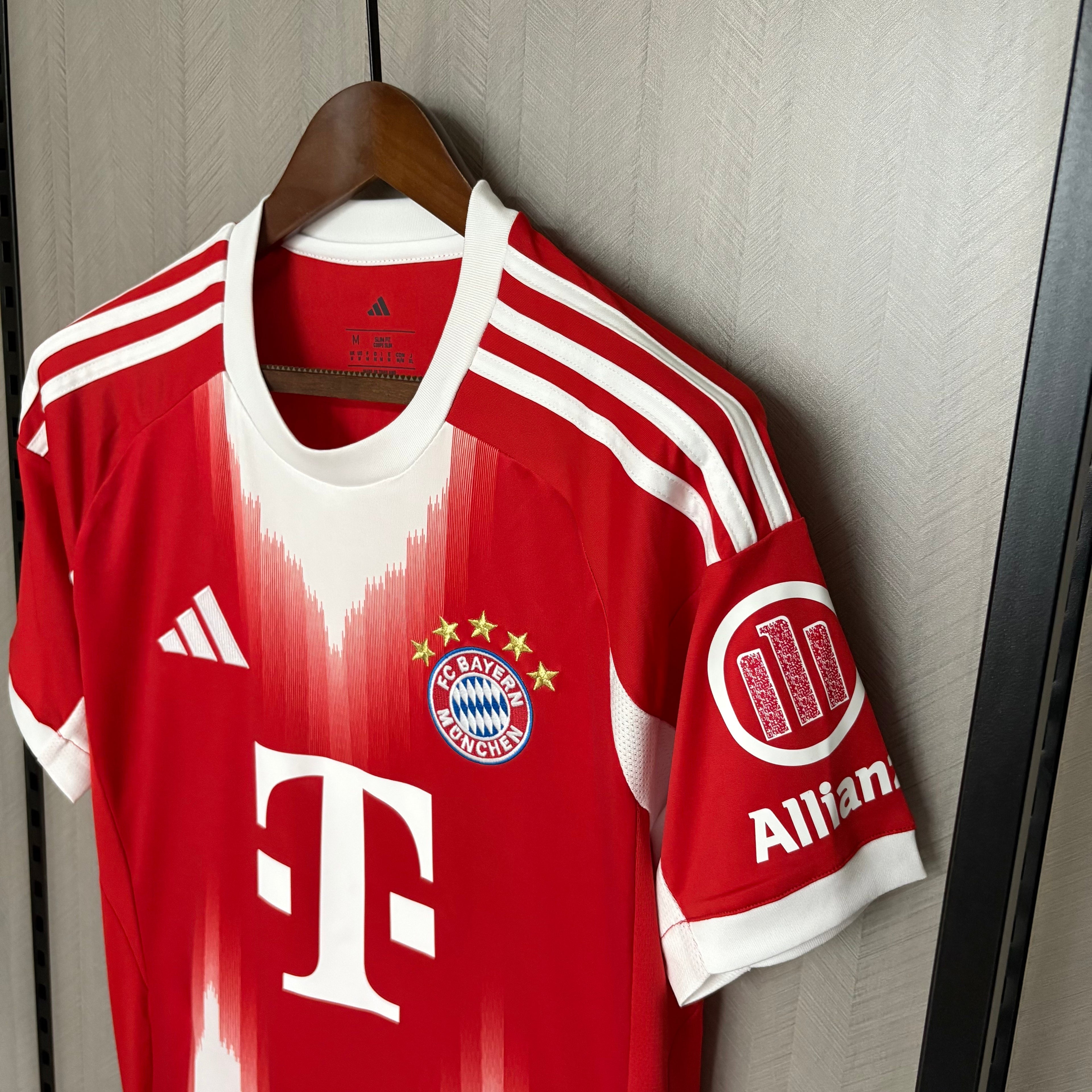 Bayern de Múnich - Local - Versión Aficionado - Temporada 2025/26