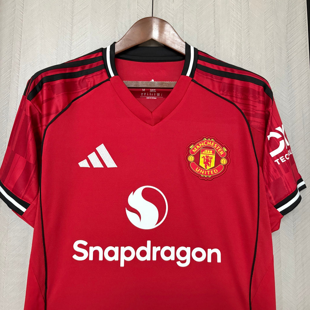 Manchester United - Local - Versión Aficionado - Temporada 2025/26