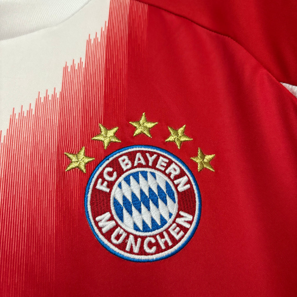 Bayern de Múnich - Local - Versión Aficionado - Temporada 2025/26