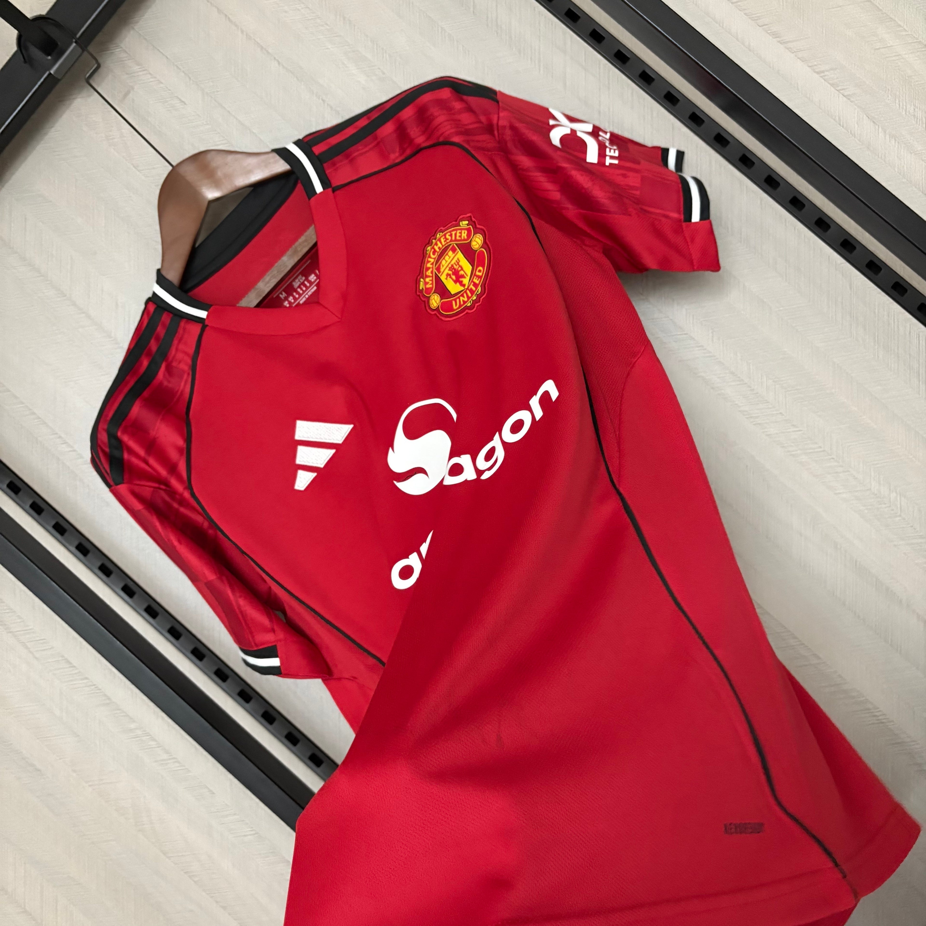 Manchester United - Local - Versión Aficionado - Temporada 2025/26