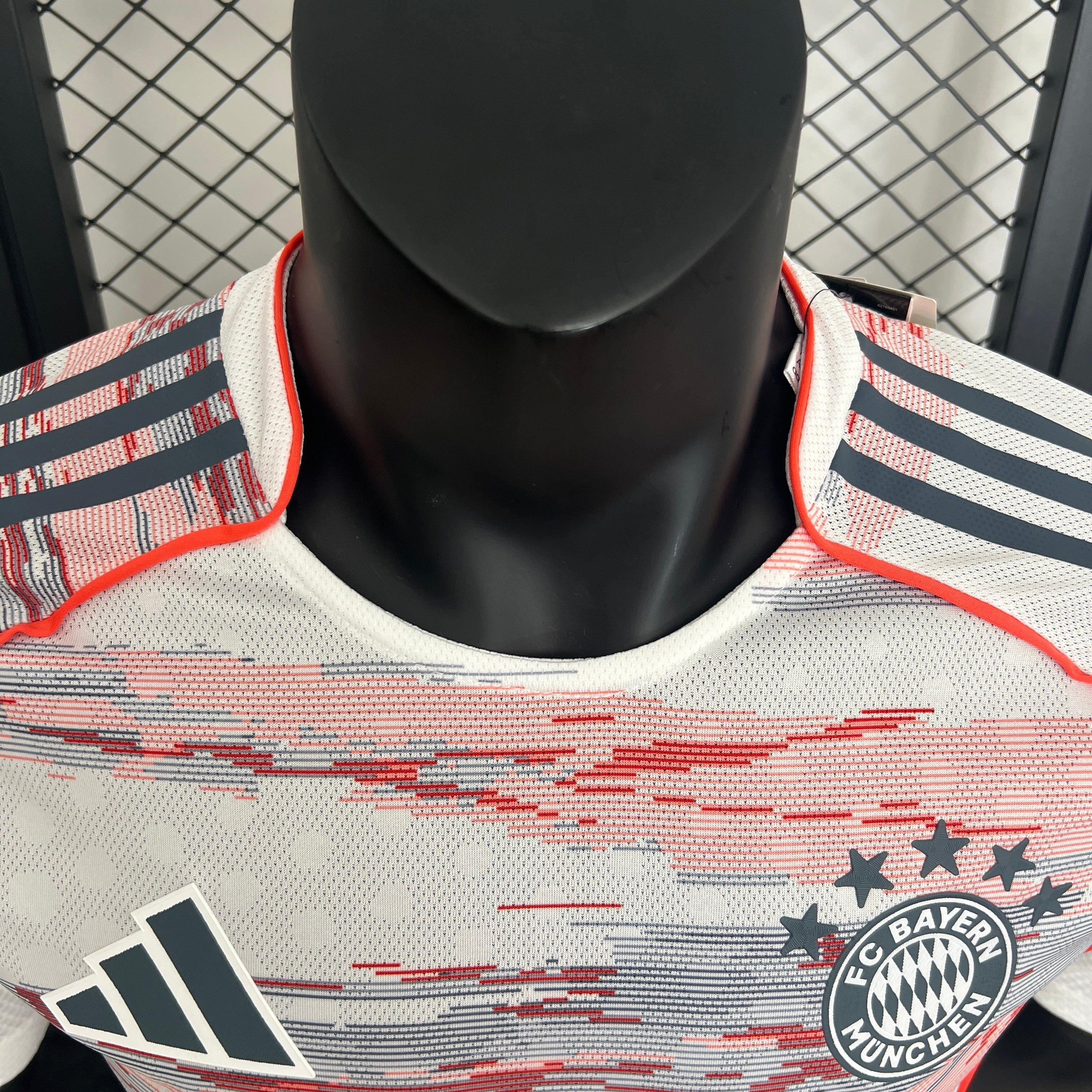Bayern de Múnich - Visitante - Versión Jugador - Temporada 2025/26